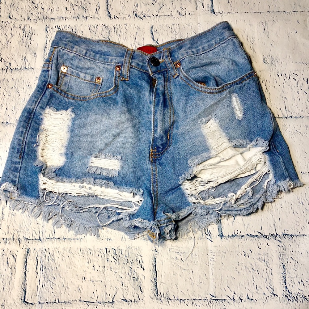 FASHION NOVA: High waisted distressed denim short